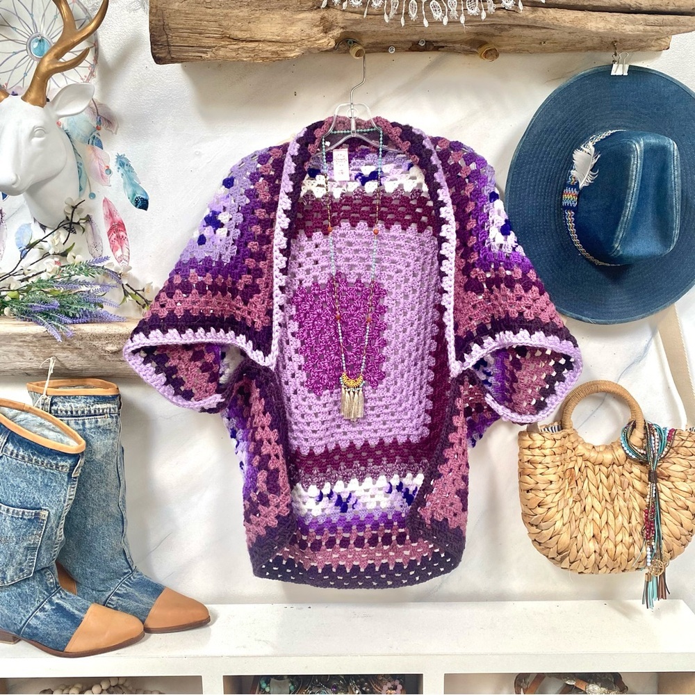 ARTISAN mega granny square COCOON KIMONO w prairie farmhouse cottage vibe - Picture 2 of 10